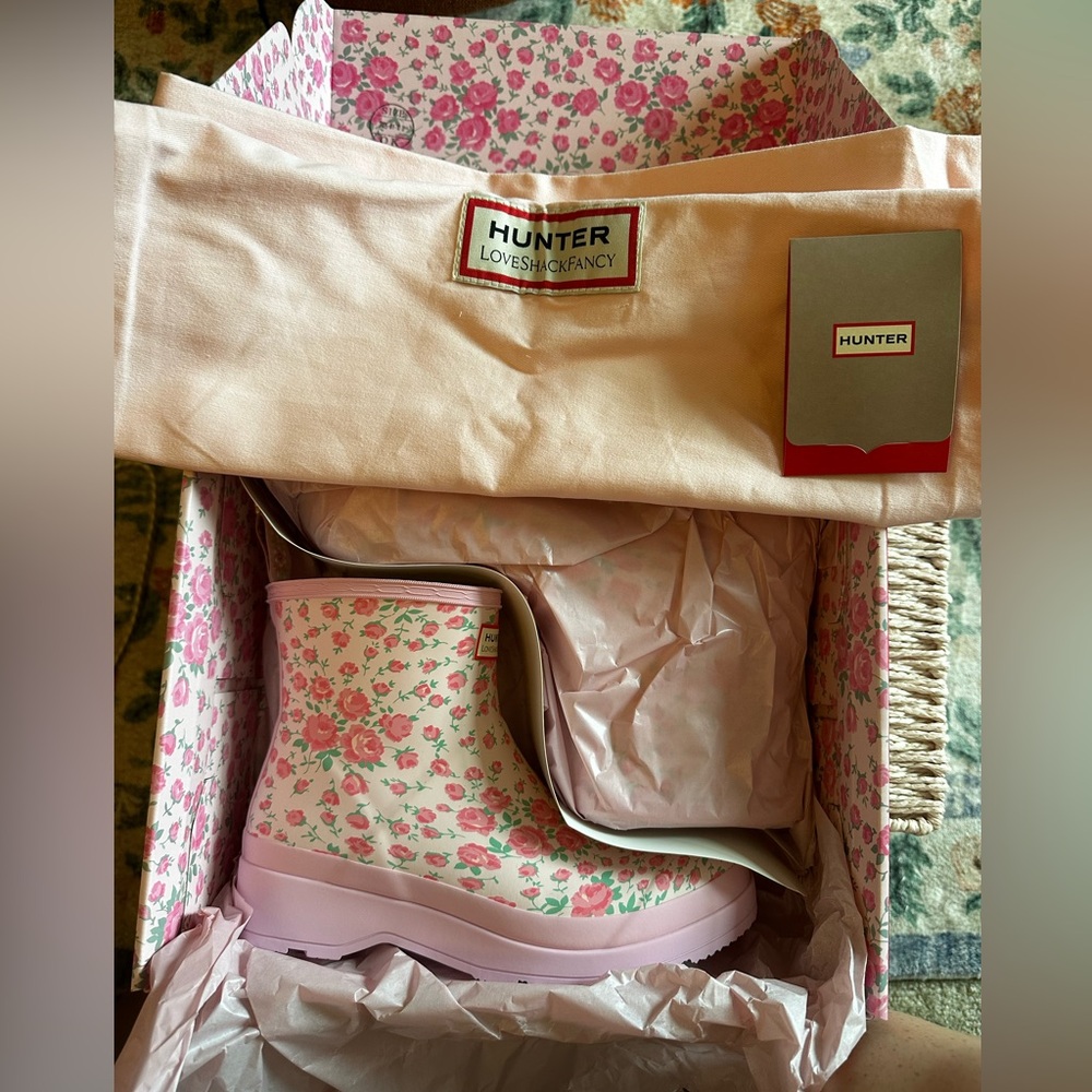 HUNTER X LoveShackFancy short play rose boots